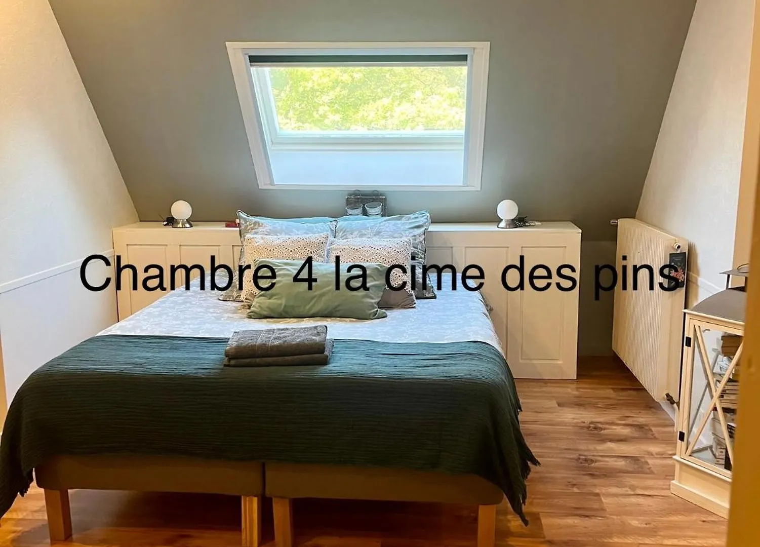 Chambres D'Hotes, La Cime Des Pins Crevin Bed & Breakfast