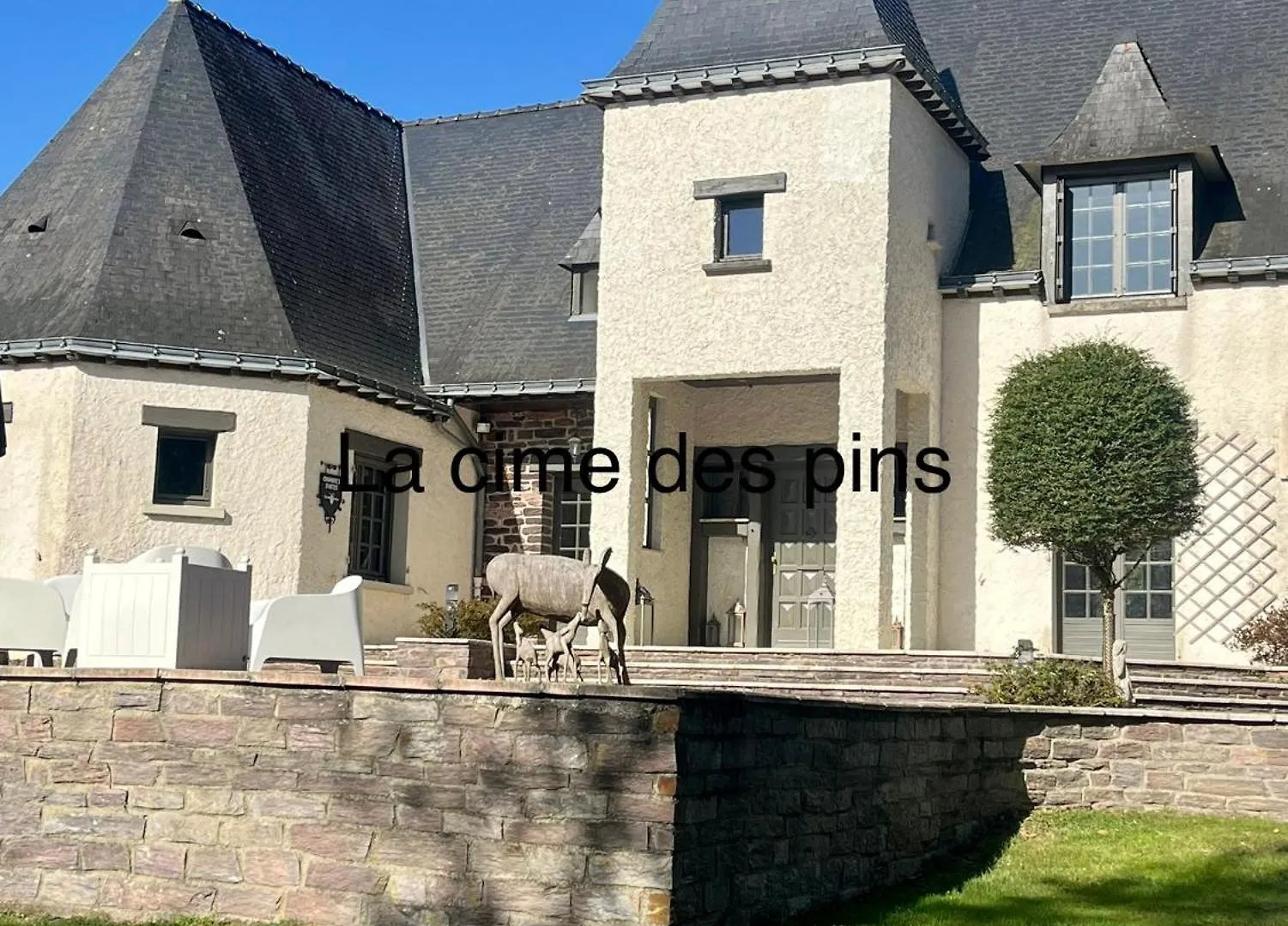 Chambres D'Hotes, La Cime Des Pins Crevin 0*,  France